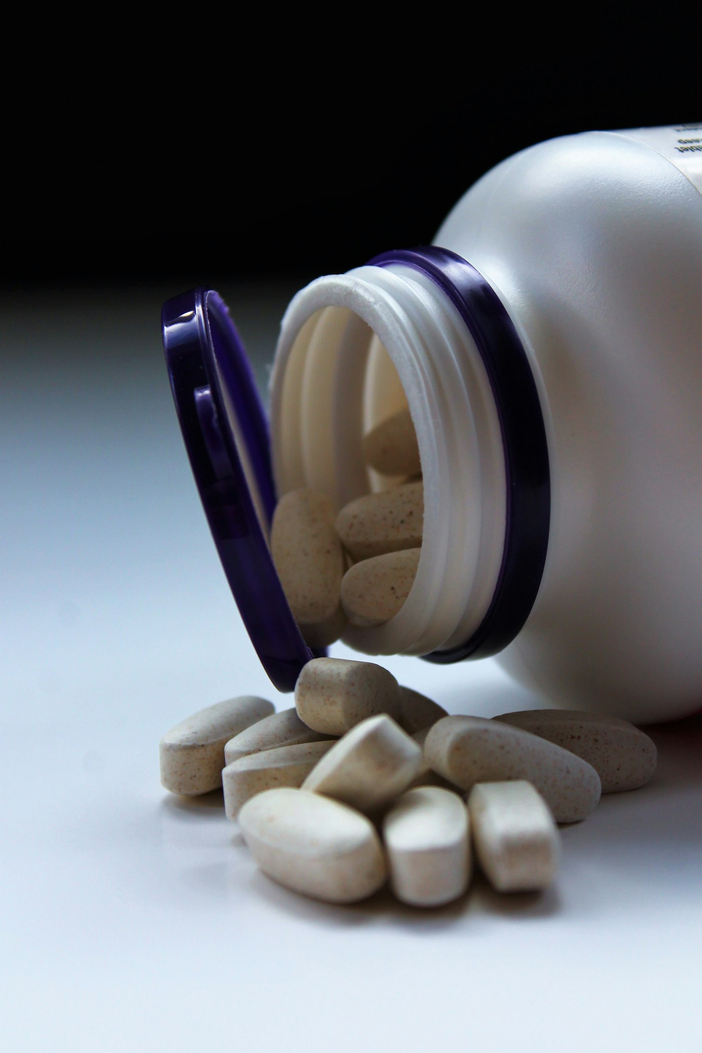 supplement-bottle-tablets-1400