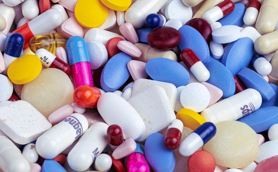 colorful-pills-capsules-900