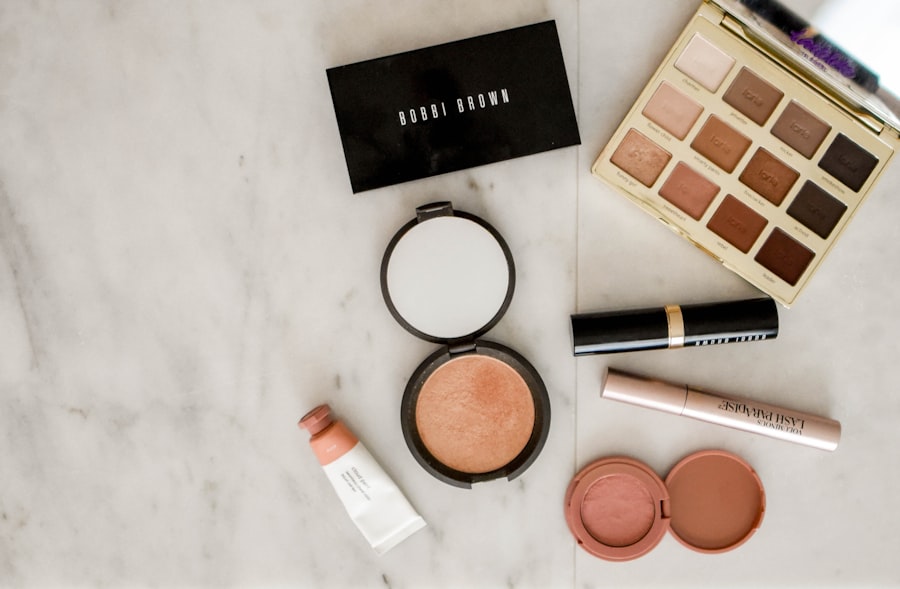 cosmetics-makeup-flatlay-900